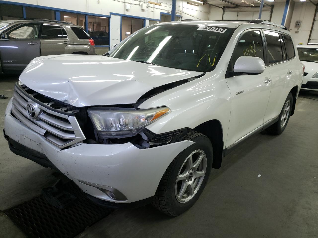 Photo 2 from auction – 2012 TOYOTA HIGHLANDER with VIN 5TDDK3EH8CS120089