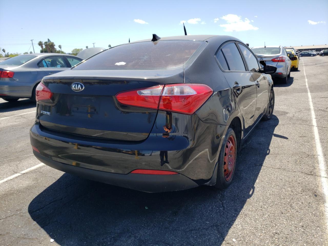Photo 4 from auction – 2016 KIA FORTE LX with VIN KNAFK4A6XG5593603
