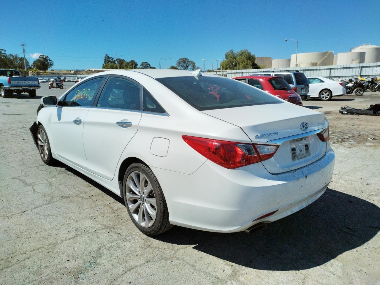 Photo 3 from auction – 2013 HYUNDAI SONATA SE with VIN 5NPEC4AC3DH803844