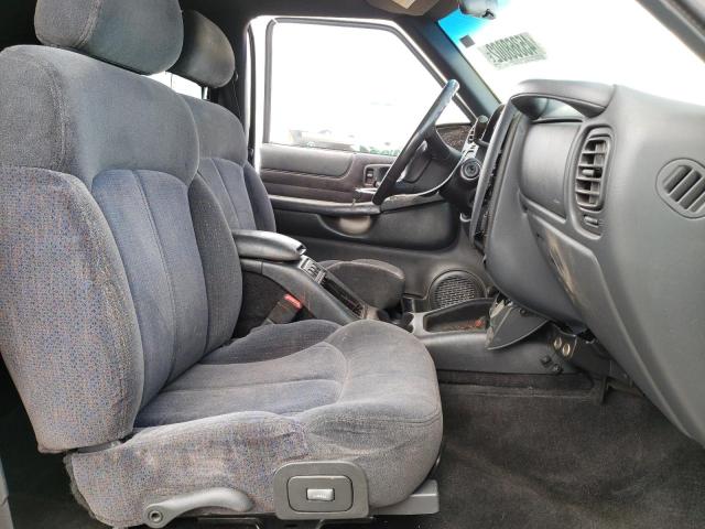 Photo 5 from auction – 2001 CHEVROLET BLAZER with VIN 1GNDT13W71K242408