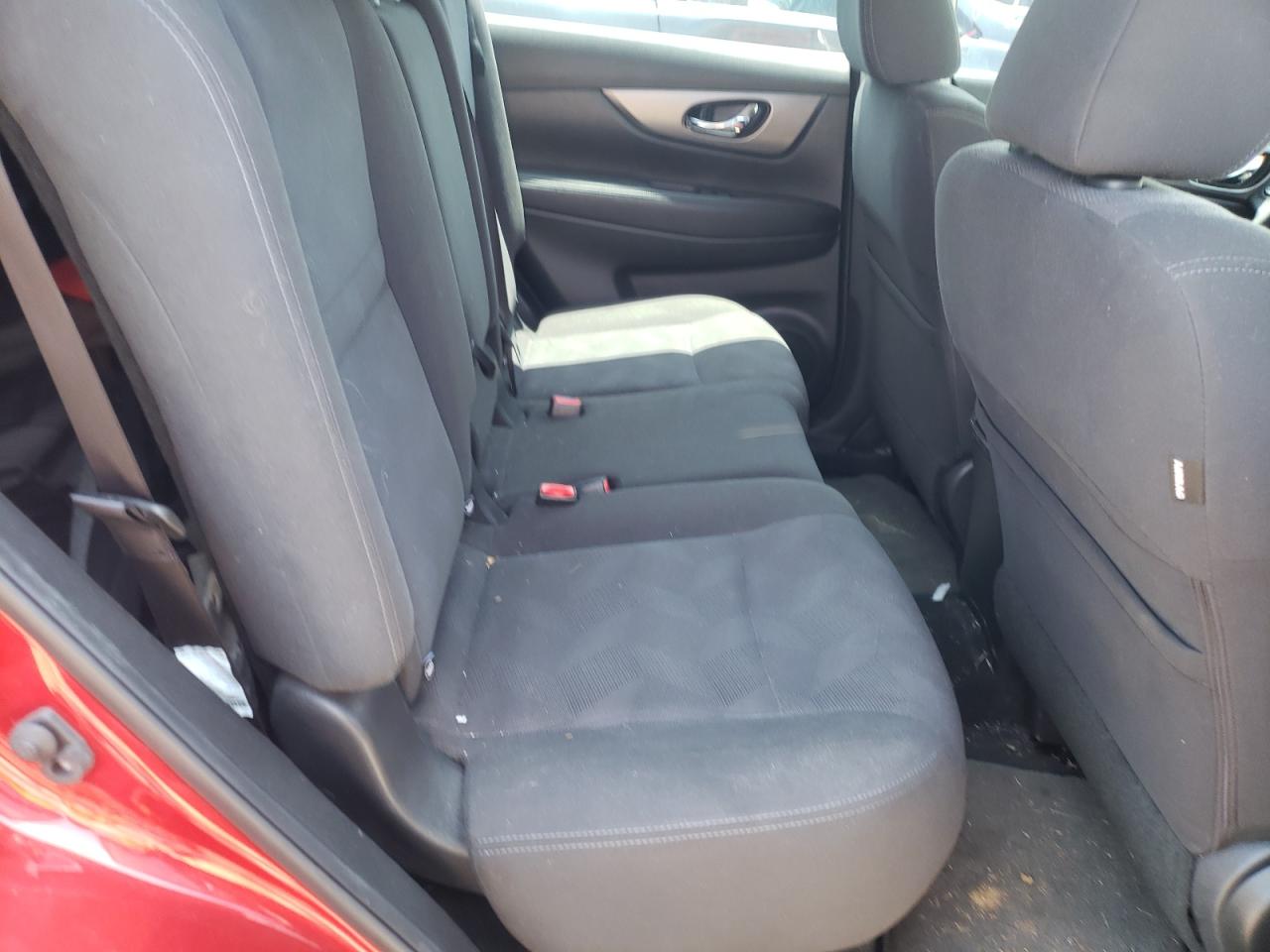 Photo 6 from auction – 2016 NISSAN ROGUE S with VIN KNMAT2MT2GP617641
