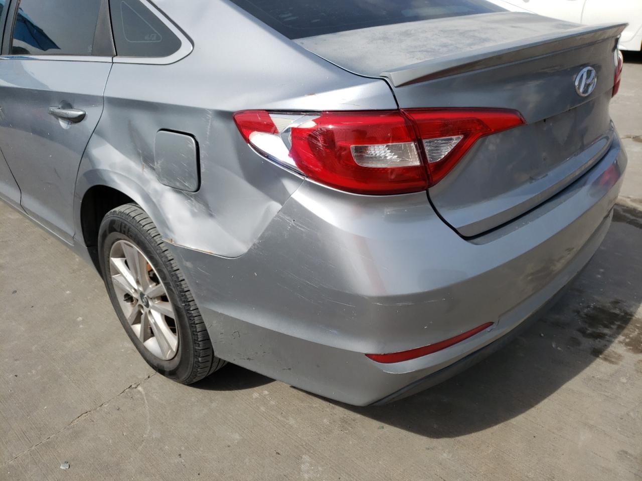 Photo 9 from auction – 2015 HYUNDAI SONATA SE with VIN 5NPE24AF4FH013596