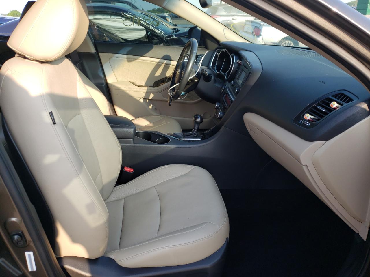 Photo 5 from auction – 2014 KIA OPTIMA EX with VIN 5XXGN4A7XEG298582