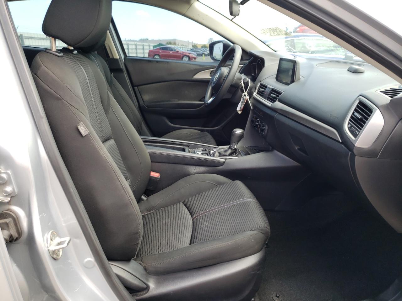 Photo 5 from auction – 2017 MAZDA 3 SPORT with VIN JM1BN1U79H1102037