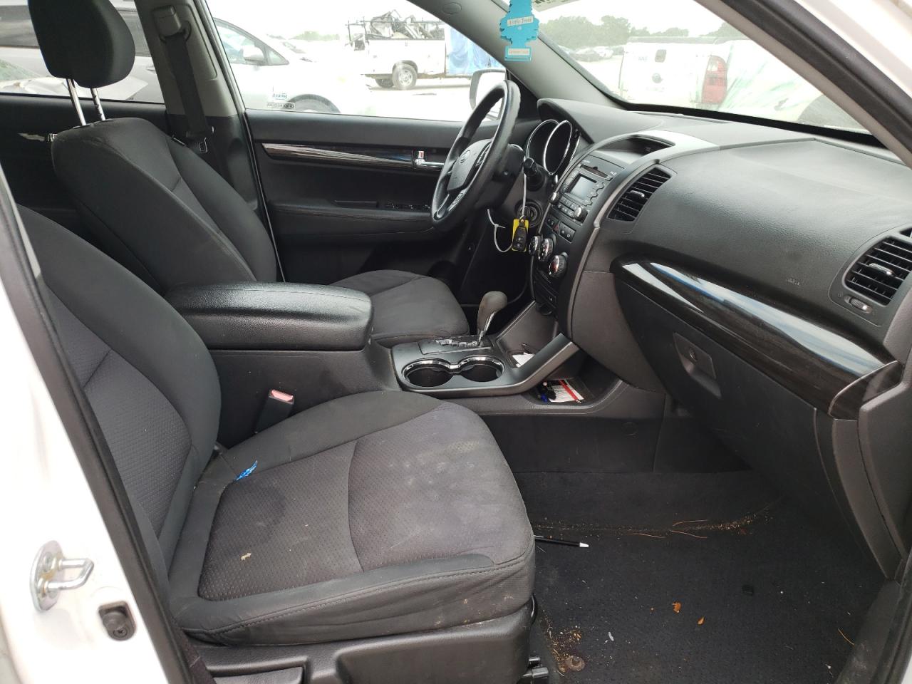 Photo 5 from auction – 2011 KIA SORENTO BA with VIN 5XYKT3A1XBG175040