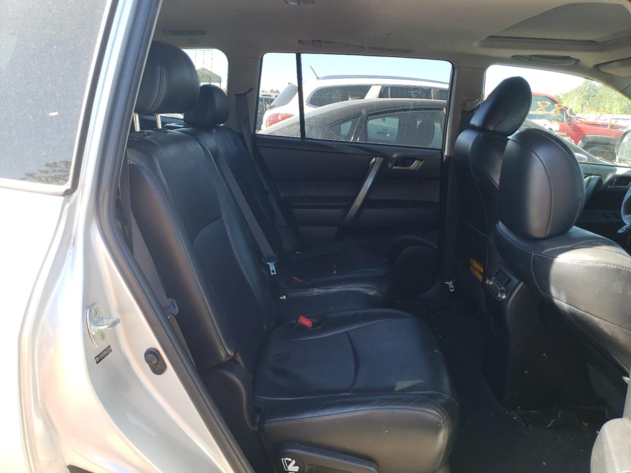 Photo 6 from auction – 2010 TOYOTA HIGHLANDER with VIN 5TDJK3EH0AS031780