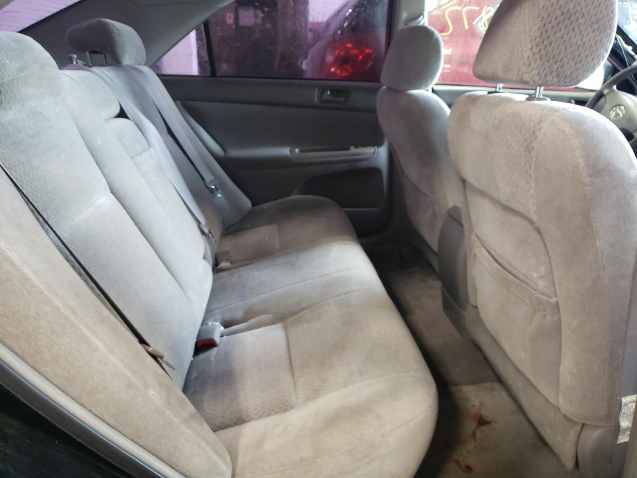 Photo 6 from auction – 2004 TOYOTA CAMRY LE with VIN 4T1BE32K94U355799