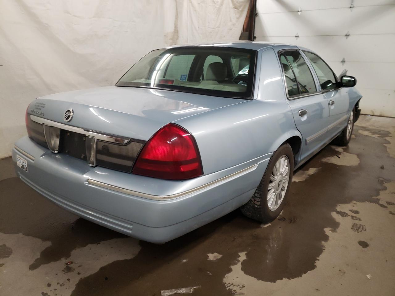 Photo 4 from auction – 2010 MERCURY GRAND MARQ with VIN 2MEBM7FV2AX624828