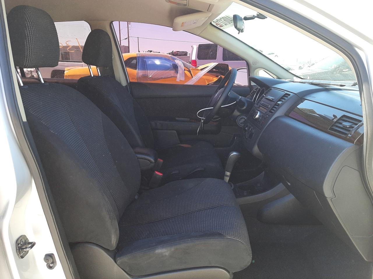 Photo 5 from auction – 2010 NISSAN VERSA S with VIN 3N1BC1APXAL372180