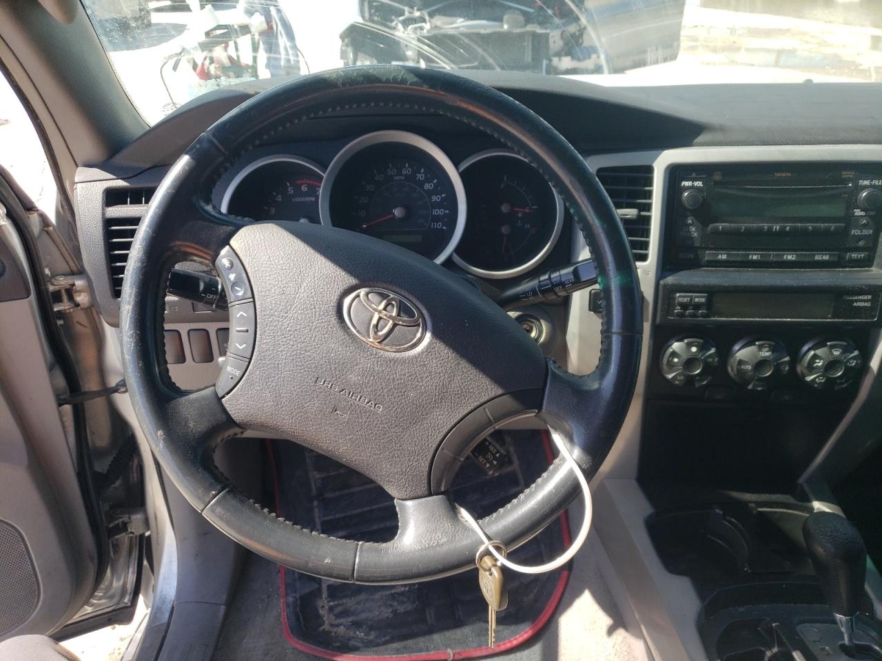 Photo 9 from auction – 2006 TOYOTA 4RUNNER SR with VIN JTEZU14R368057955
