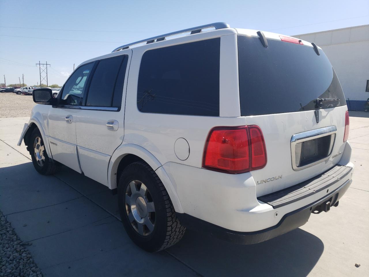 Photo 3 from auction – 2006 LINCOLN NAVIGATOR with VIN 5LMFU28596LJ02990