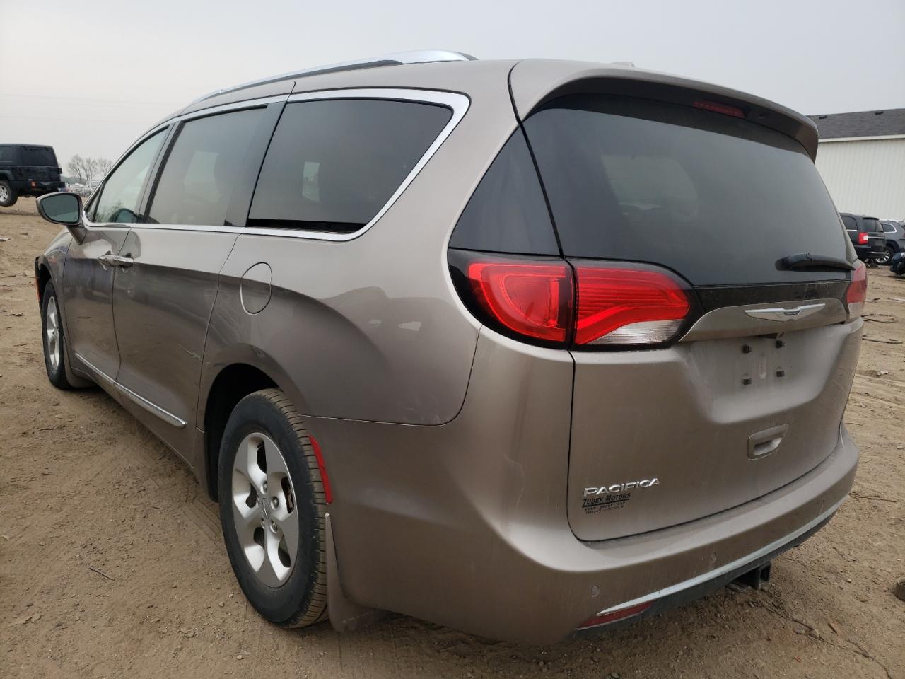 Photo 3 from auction – 2017 CHRYSLER PACIFICA T with VIN 2C4RC1EG7HR599717