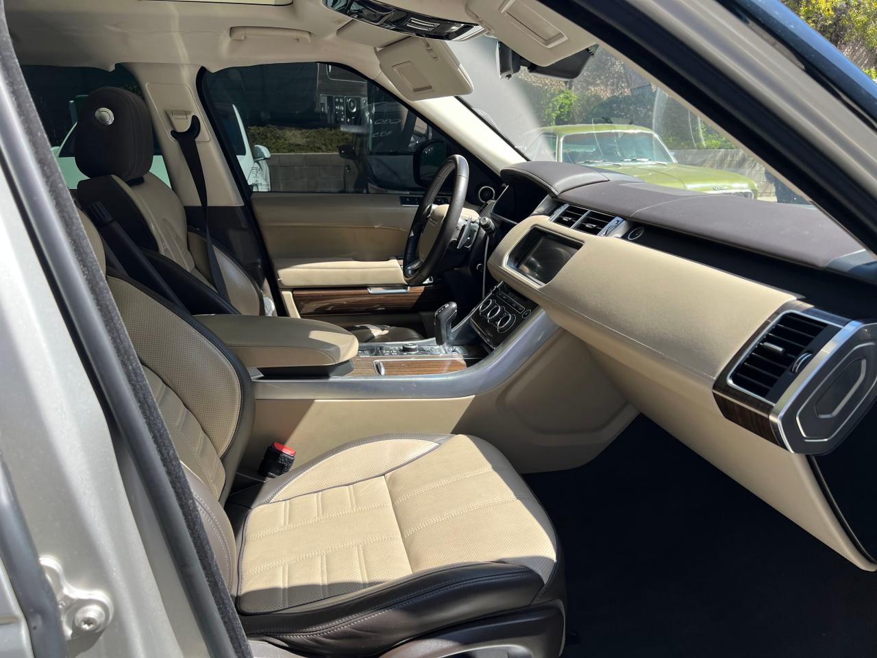 Photo 5 from auction – 2017 LAND ROVER RANGE ROVE with VIN SALWV2FE7HA142614