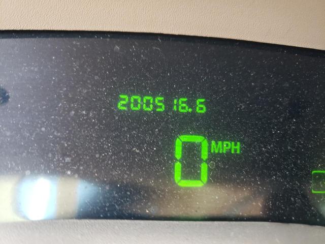 Photo 8 from auction – 2005 MERCURY GRAND MARQ with VIN 2MEFM75W75X631081