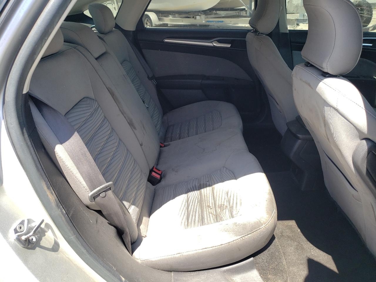 Photo 6 from auction – 2016 FORD FUSION S with VIN 3FA6P0G70GR311226