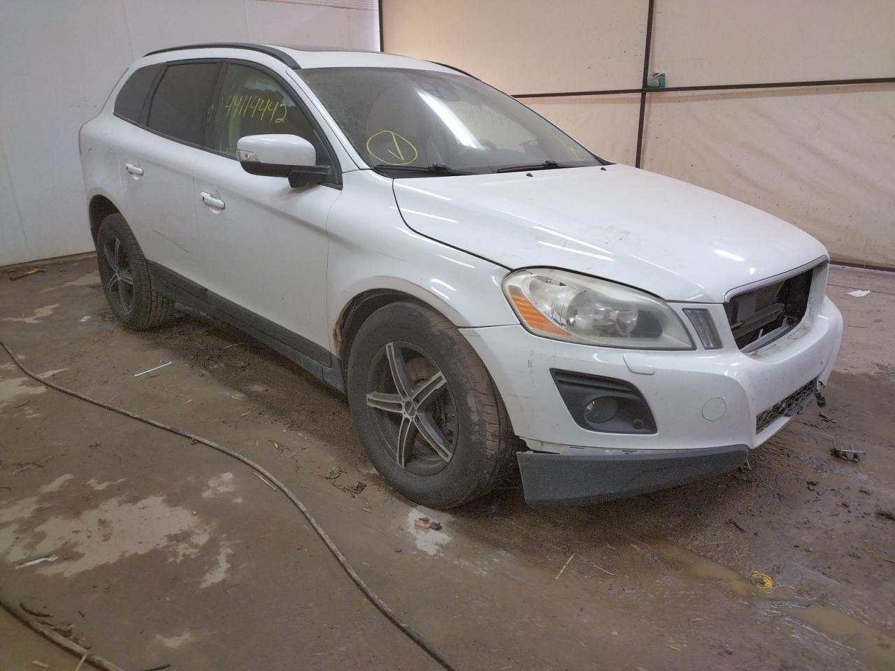 VOLVO XC60 3.2 2010 z numerem VIN YV4982DZ2A2115707 - Zdjęcie z aukcji