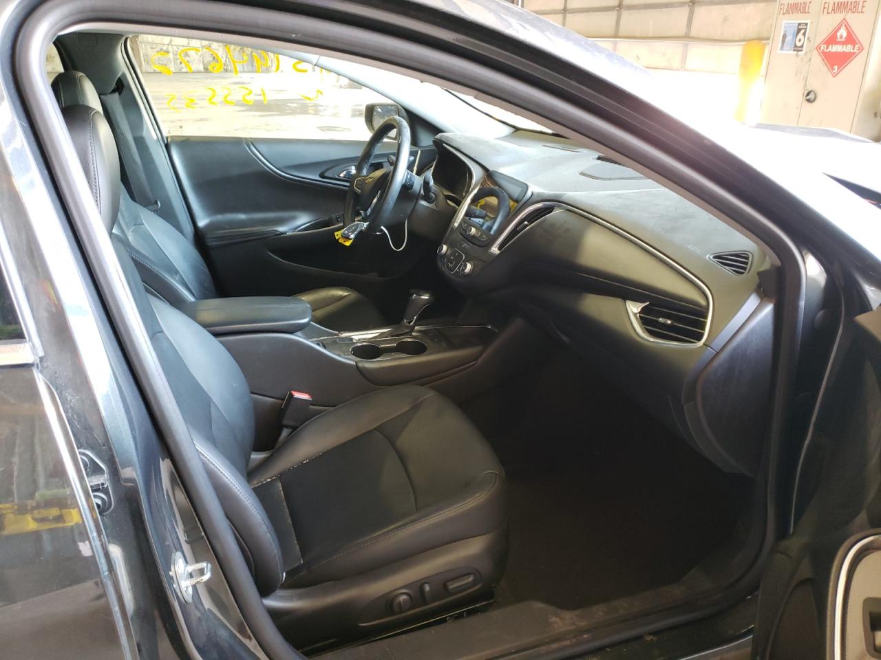 Photo 5 from auction – 2016 CHEVROLET MALIBU LT with VIN 1G1ZE5ST2GF320787