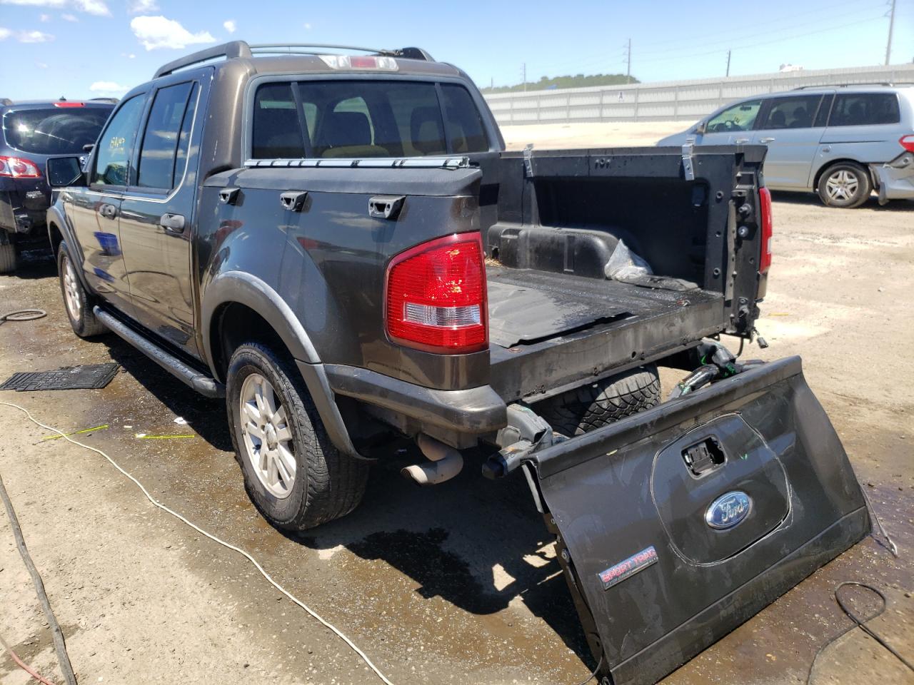 Photo 3 from auction – 2008 FORD EXPLORER S with VIN 1FMEU31E08UA12333