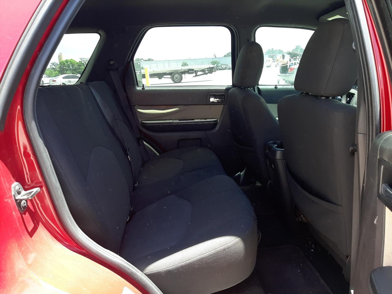 Photo 6 from auction – 2011 MERCURY MARINER with VIN 4M2CN8B78BKJ01781