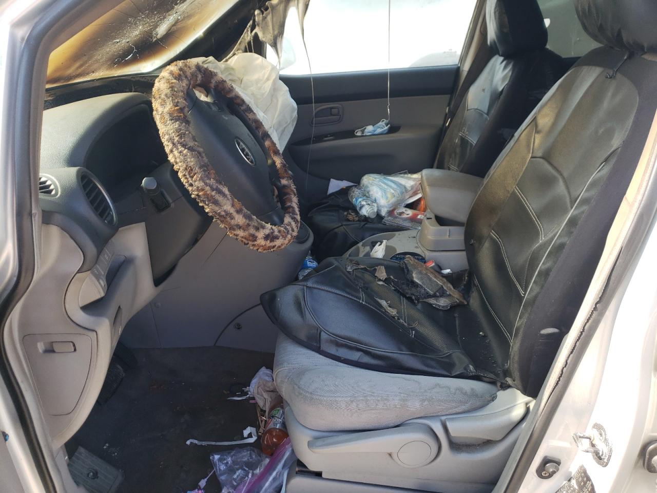 Photo 5 from auction – 2007 KIA RONDO BASE with VIN KNAFG525877077628