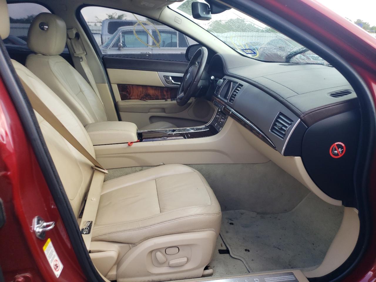 Photo 5 from auction – 2011 JAGUAR XF with VIN SAJWA0FB4BLS17988