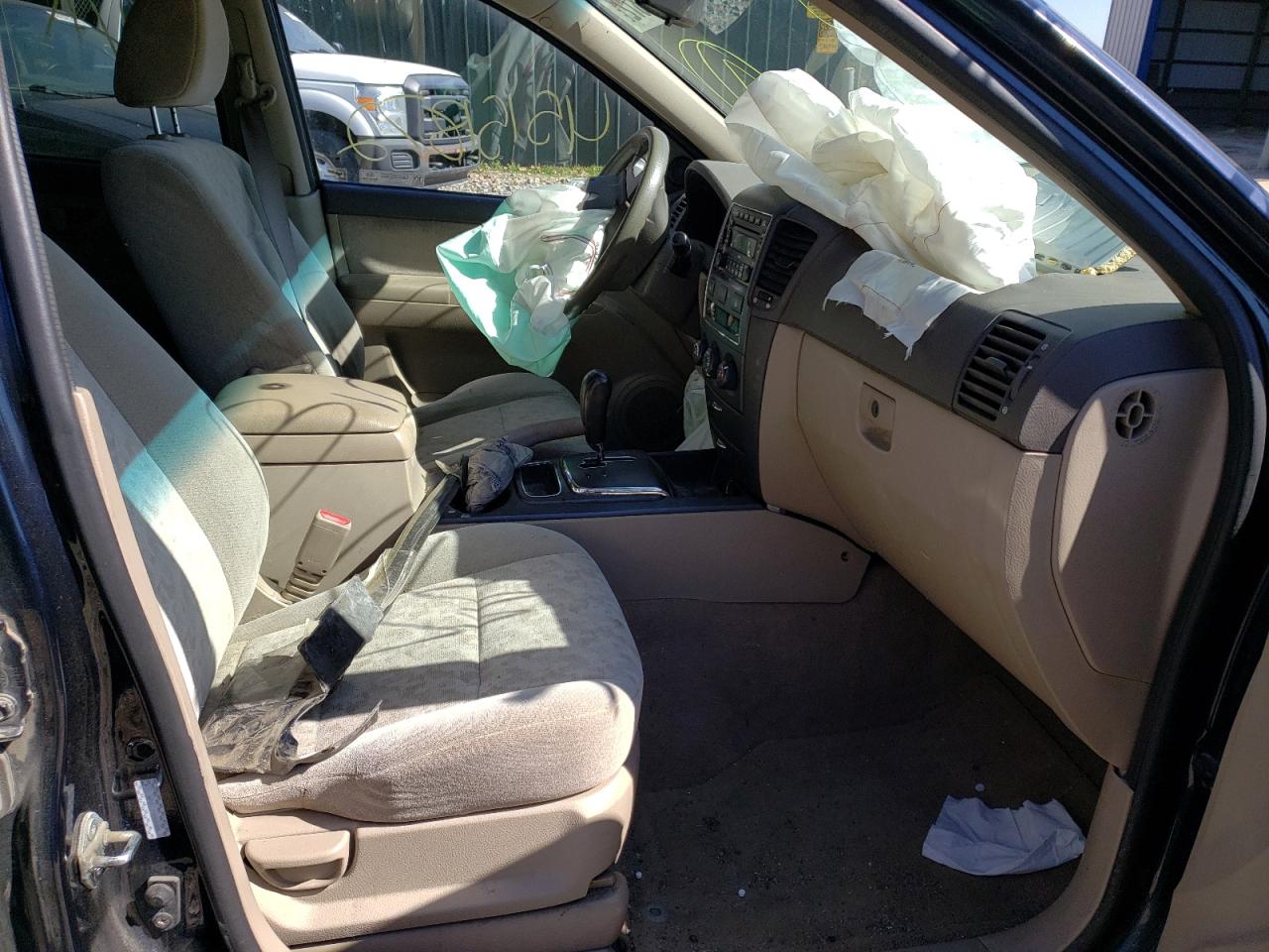 Photo 5 from auction – 2008 KIA SORENTO EX with VIN KNDJD735185836469
