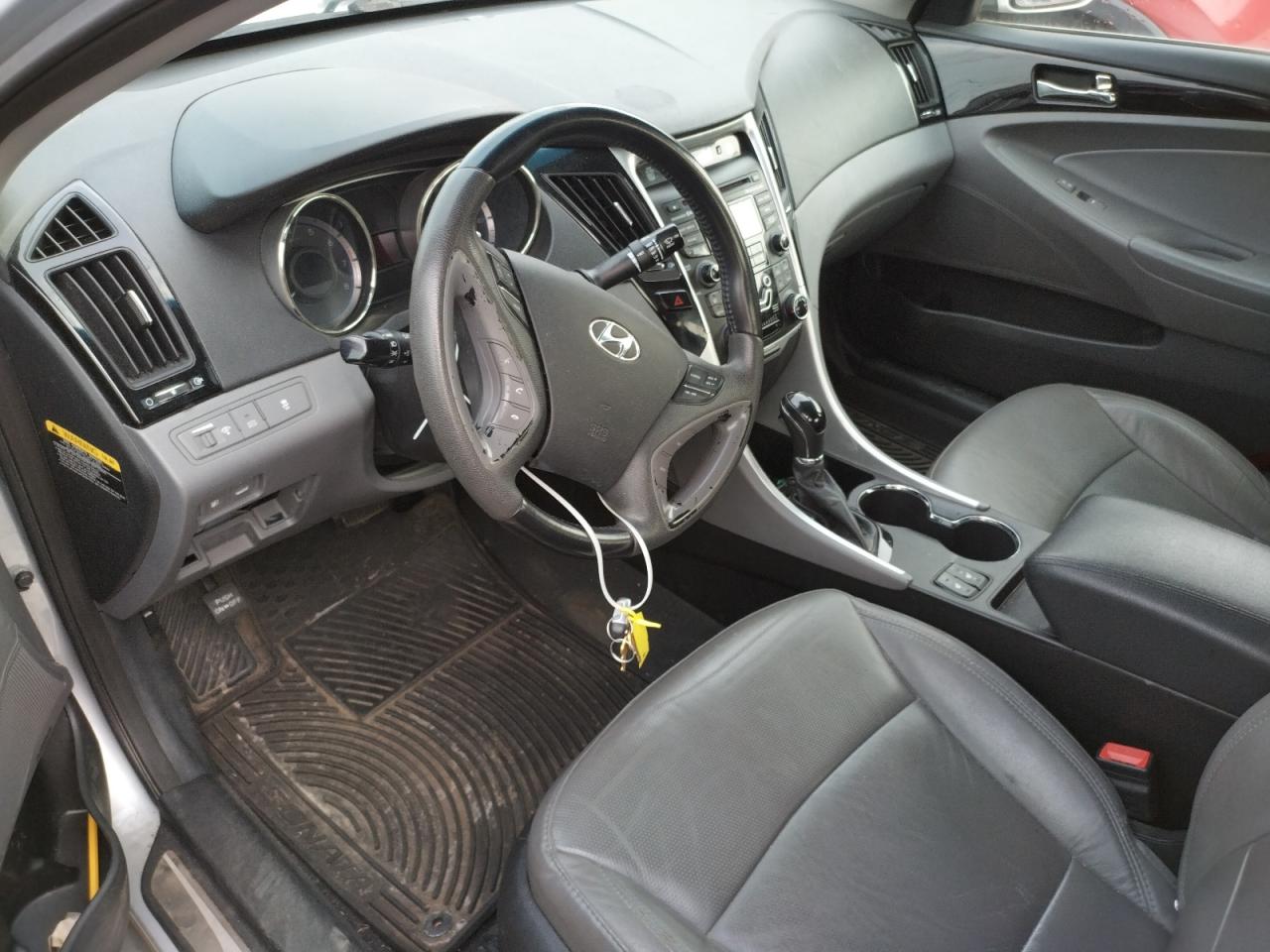 Photo 9 from auction – 2013 HYUNDAI SONATA SE with VIN 5NPEC4AB3DH666945