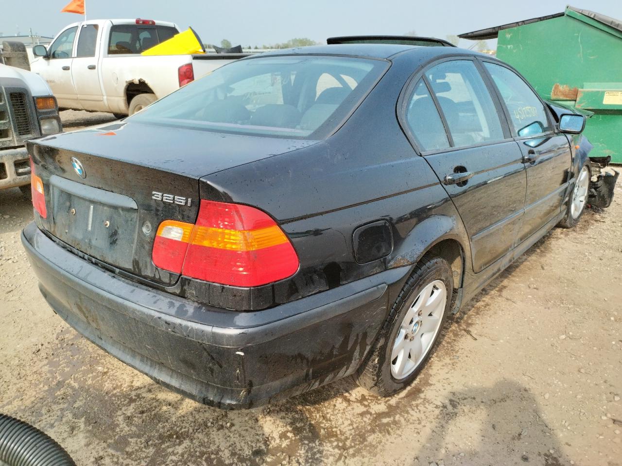 Photo 4 from auction – 2003 BMW 325 I with VIN WBAEV33483KL87877
