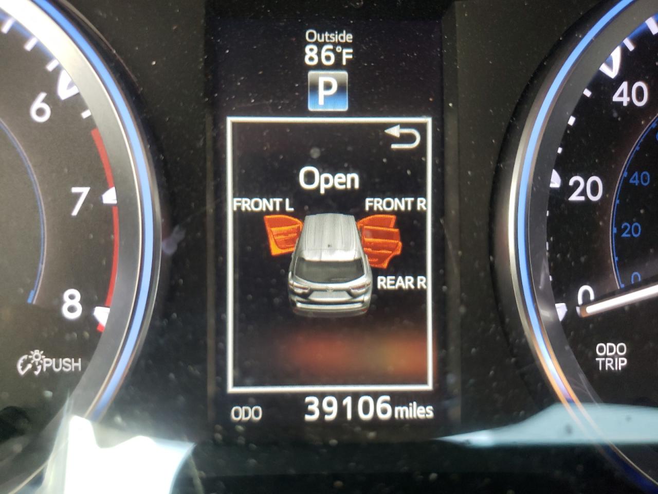 Photo 8 from auction – 2016 TOYOTA HIGHLANDER with VIN 5TDYKRFH2GS160418