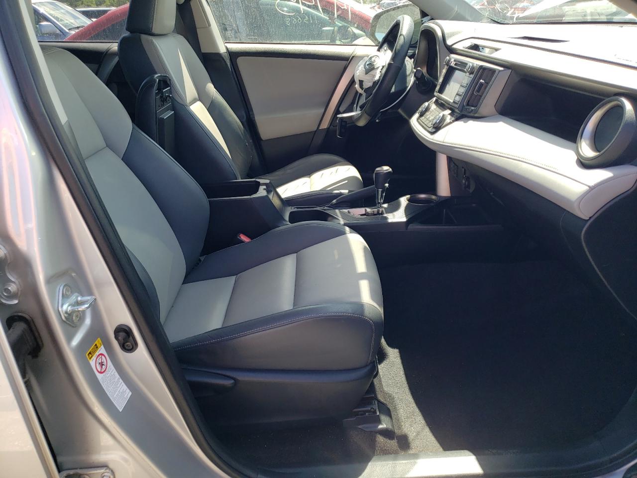 Photo 9 from auction – 2014 TOYOTA RAV4 LIMIT with VIN JTMYFREV5EJ009630