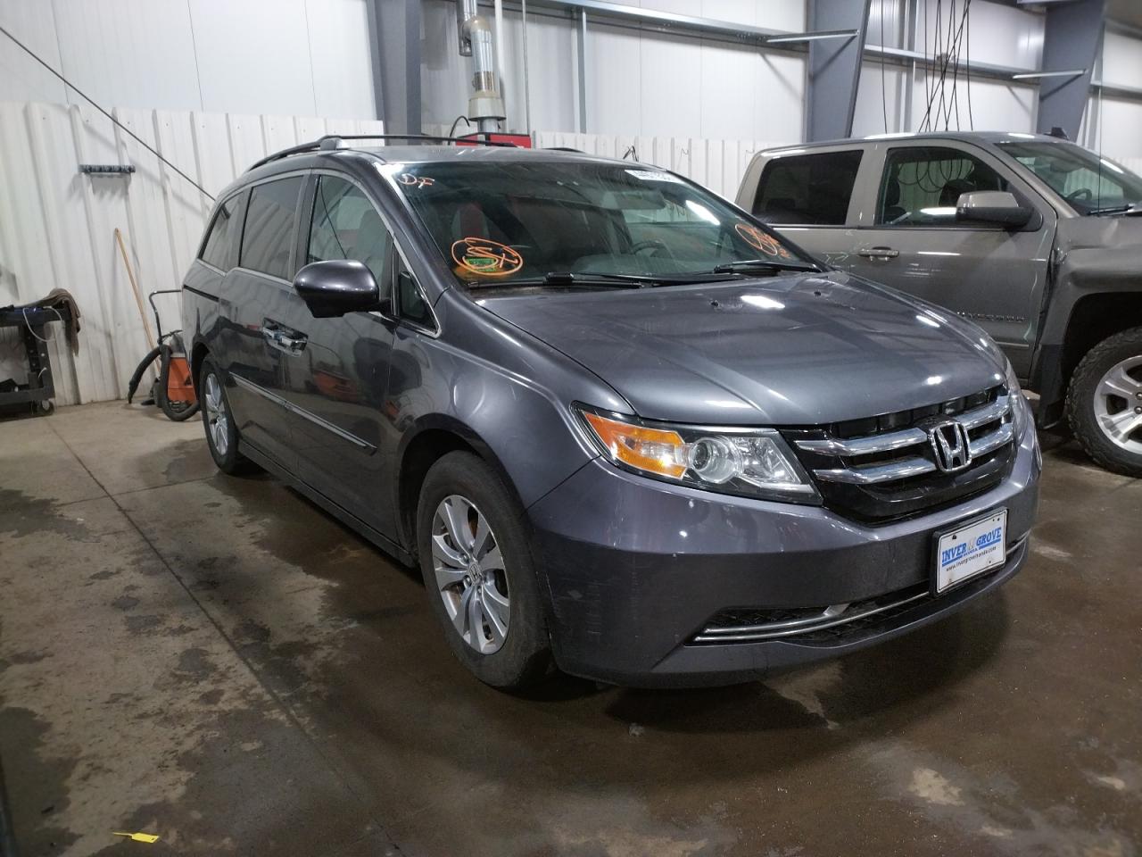 HONDA ODYSSEY SE 2016 with VIN 5FNRL5H37GB062145 - Photo from auction