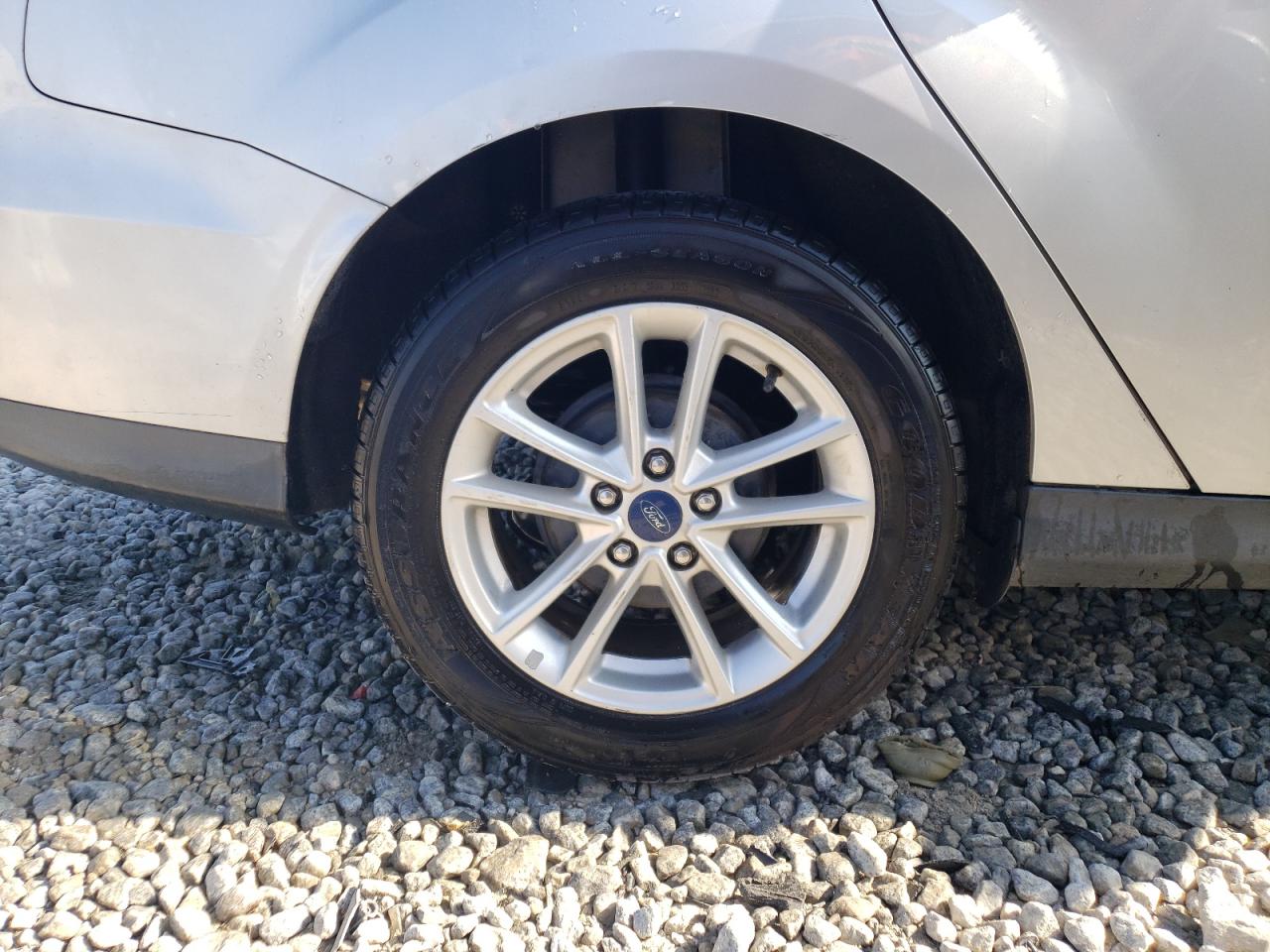Photo 9 from auction – 2016 FORD FOCUS SE with VIN 1FADP3F21GL304394