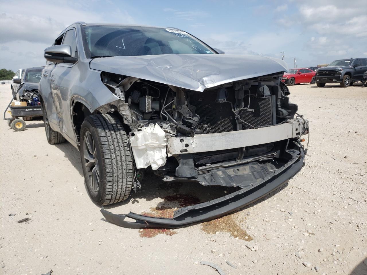 Photo 9 from auction – 2016 TOYOTA HIGHLANDER with VIN 5TDKKRFH5GS178028
