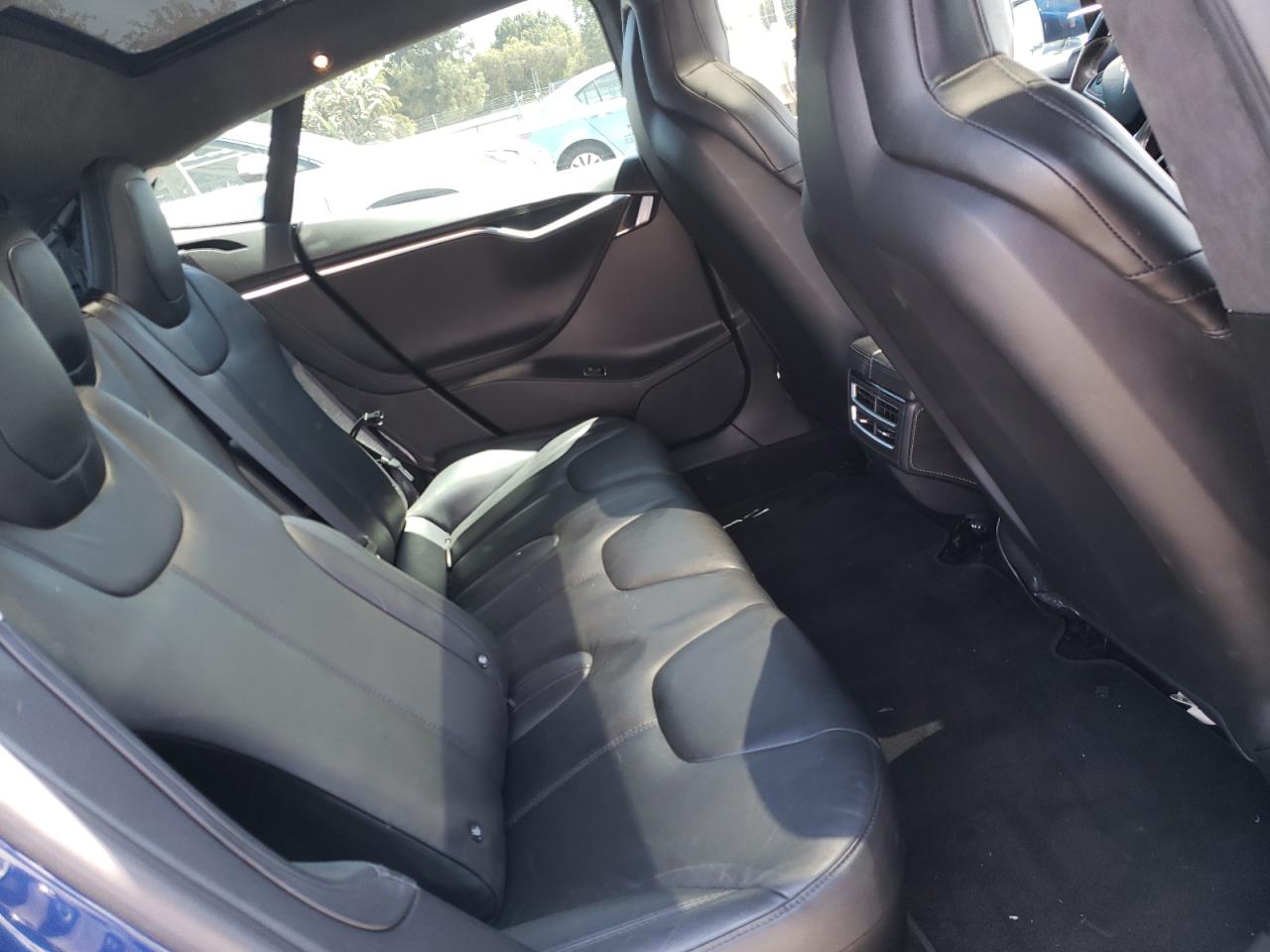 Photo 6 from auction – 2016 TESLA MODEL S with VIN 5YJSA1E20GF129888