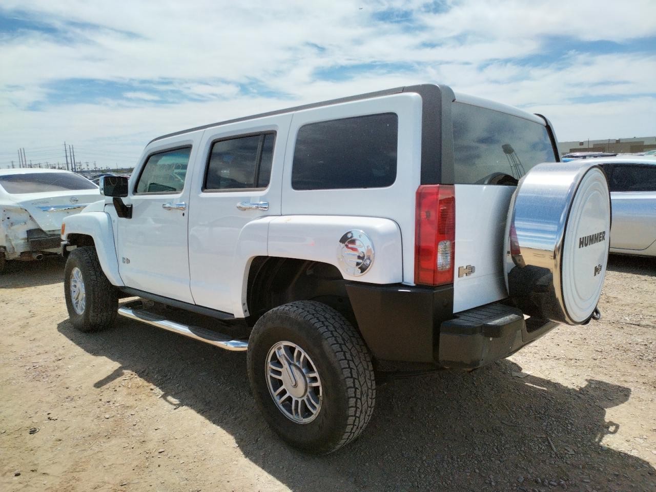 Photo 3 from auction – 2008 HUMMER H3 with VIN 5GTEN13E688111727