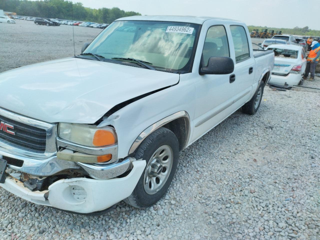 Photo 2 from auction – 2006 GMC NEW SIERRA with VIN 2GTEC13V561324925