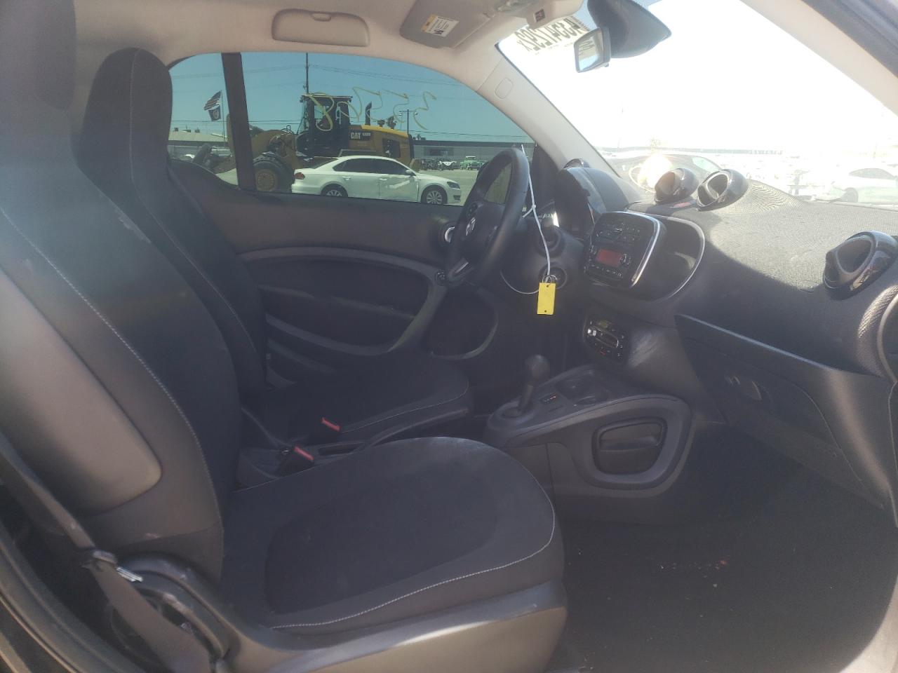 Photo 5 from auction – 2016 SMART FORTWO with VIN WMEFJ5DA0GK069519