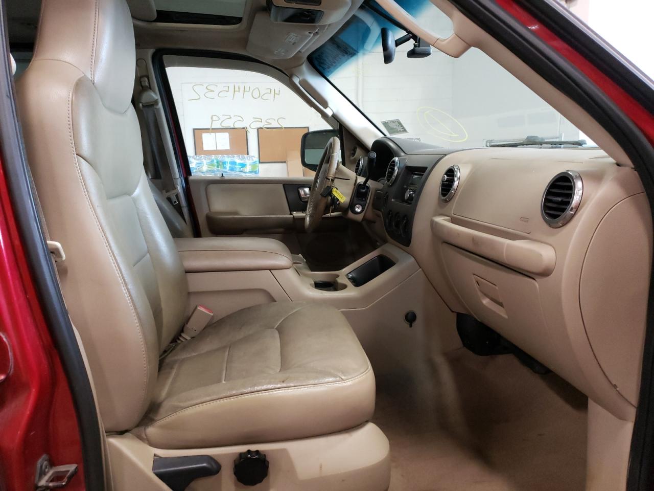 Photo 5 from auction – 2004 FORD EXPEDITION with VIN 1FMFU16L84LB37399