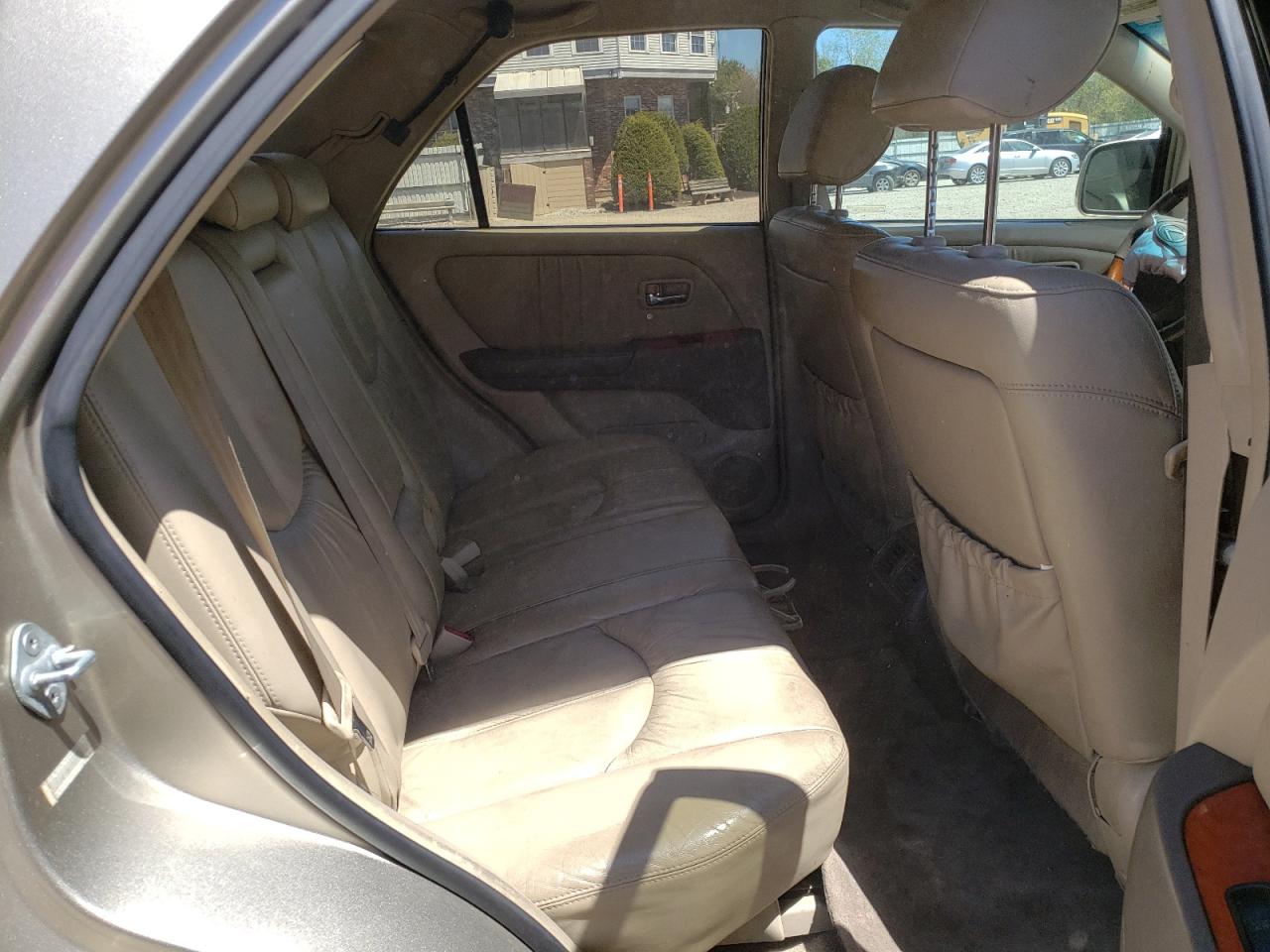 Photo 6 from auction – 2003 LEXUS RX 300 with VIN JTJHF10U730311811