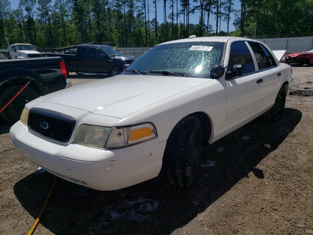 Photo 2 from auction – 2010 FORD CROWN VICT with VIN 2FABP7BV6AX114826