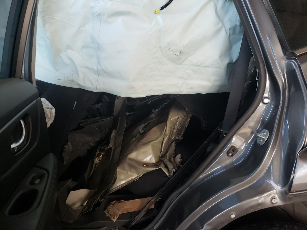 Photo 18 from auction – 2016 NISSAN ROGUE S with VIN 5N1AT2MV4GC747330