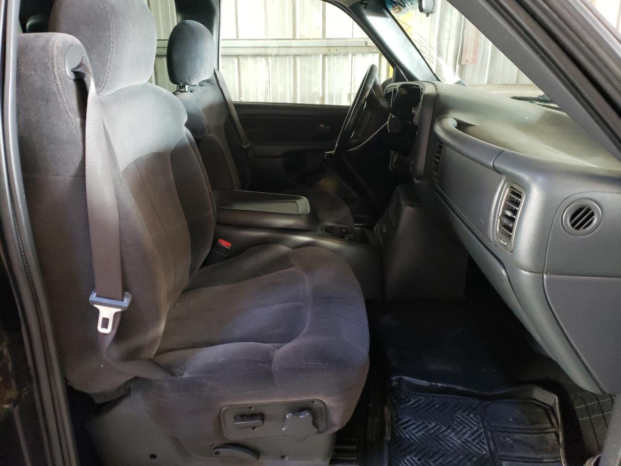 Photo 19 from auction – 2002 CHEVROLET SILVERADO with VIN 2GCEC19T121415724