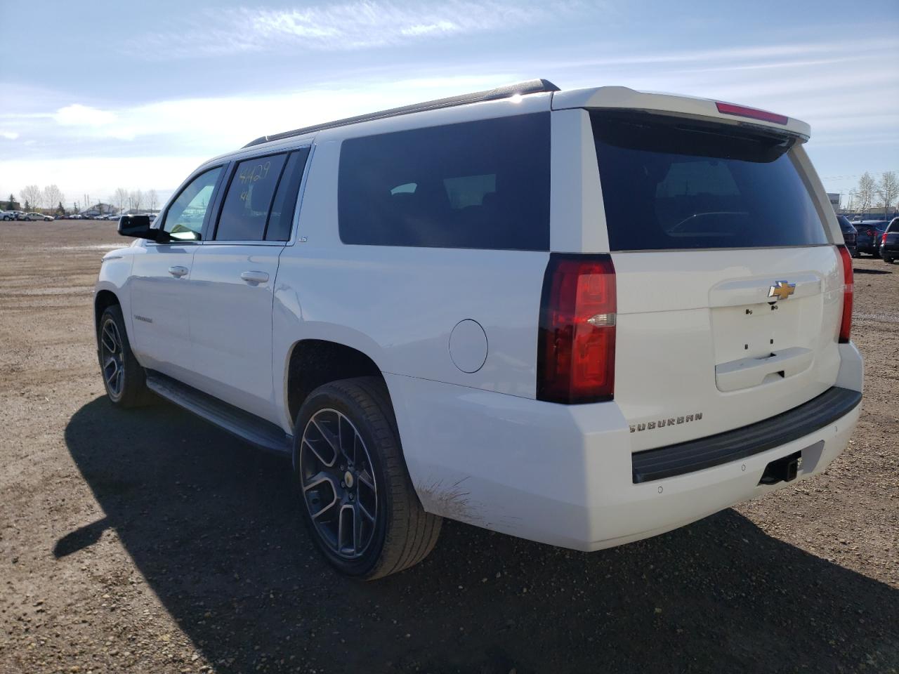 Photo 3 from auction – 2015 CHEVROLET SUBURBAN K with VIN 1GNSK5EC5FR656189
