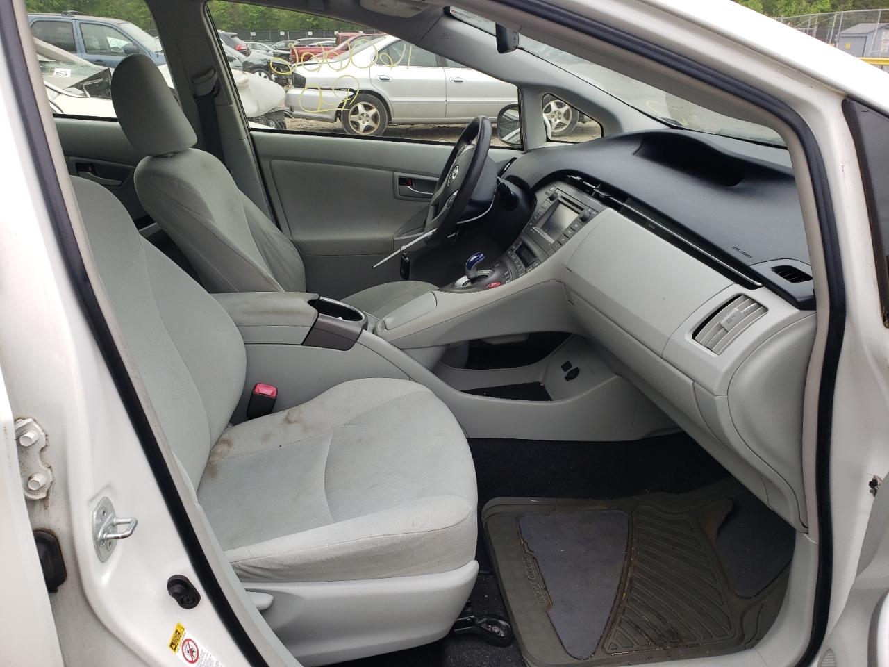 Photo 5 from auction – 2013 TOYOTA PRIUS with VIN JTDKN3DU9D5548175