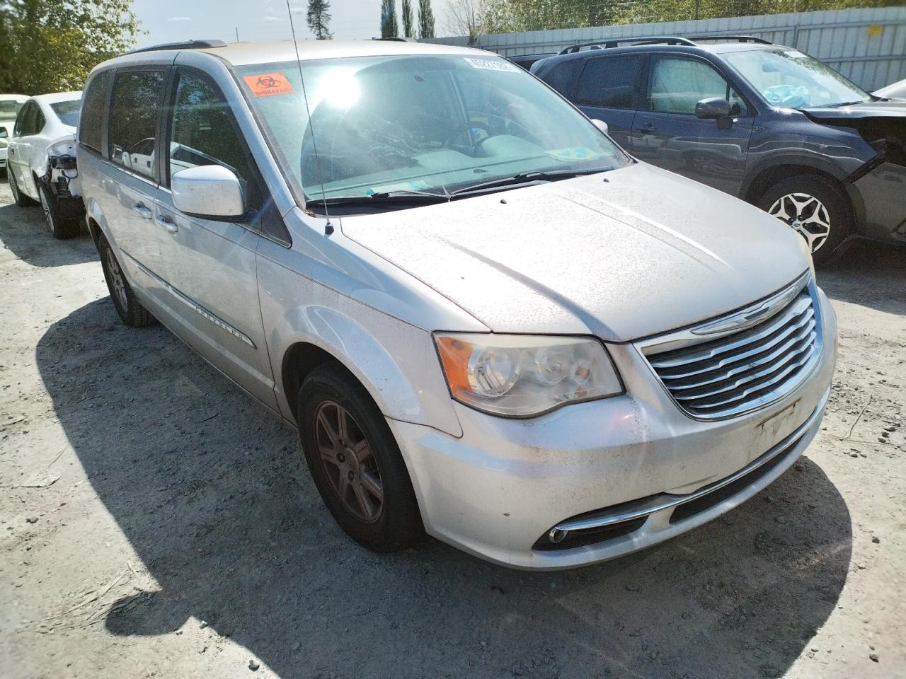 CHRYSLER TOWN & COU 2011 with VIN 2A4RR5DG1BR674839 - Photo from auction