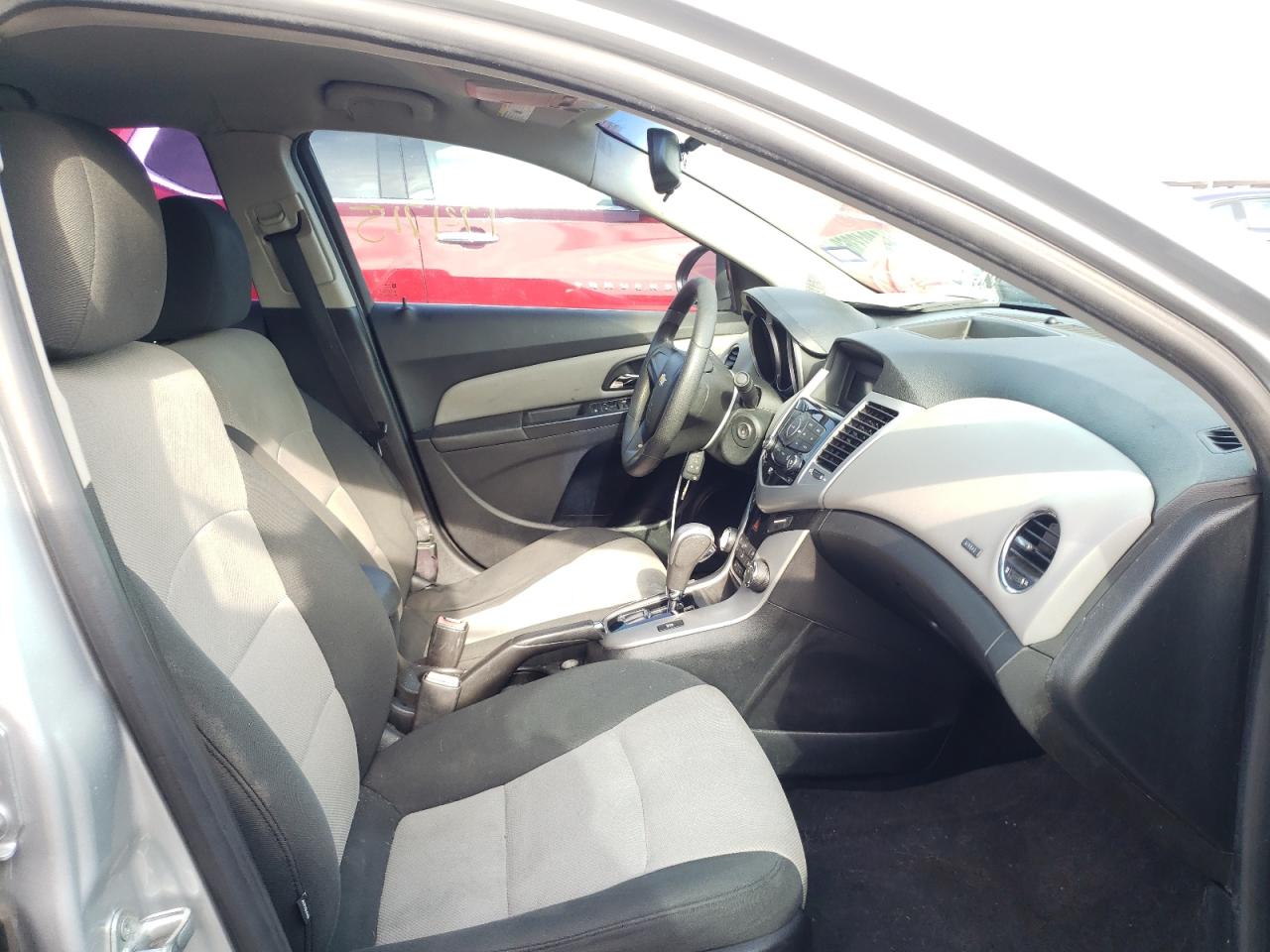 Photo 5 from auction – 2012 CHEVROLET CRUZE LS with VIN 1G1PC5SH2C7222887