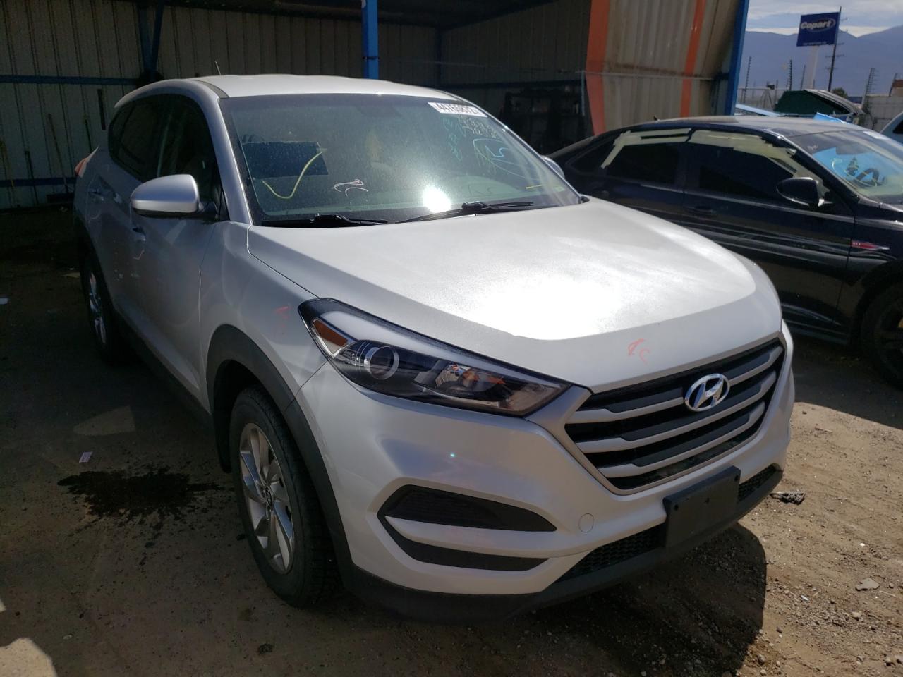 HYUNDAI TUCSON SE 2018 with VIN KM8J2CA40JU682224 - Photo from auction
