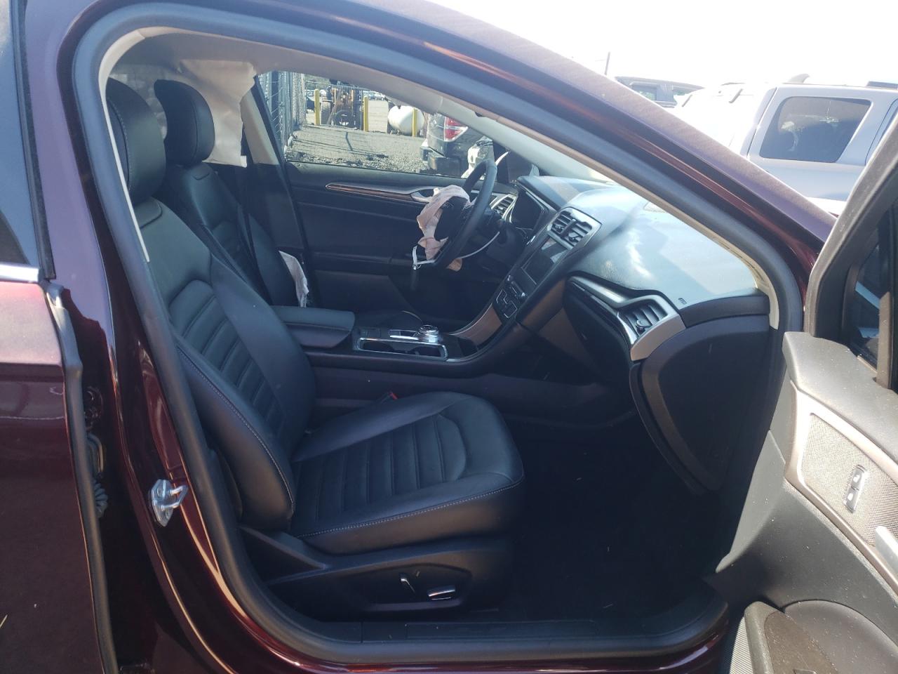 Photo 5 from auction – 2017 FORD FUSION SE with VIN 3FA6P0HD3HR394656