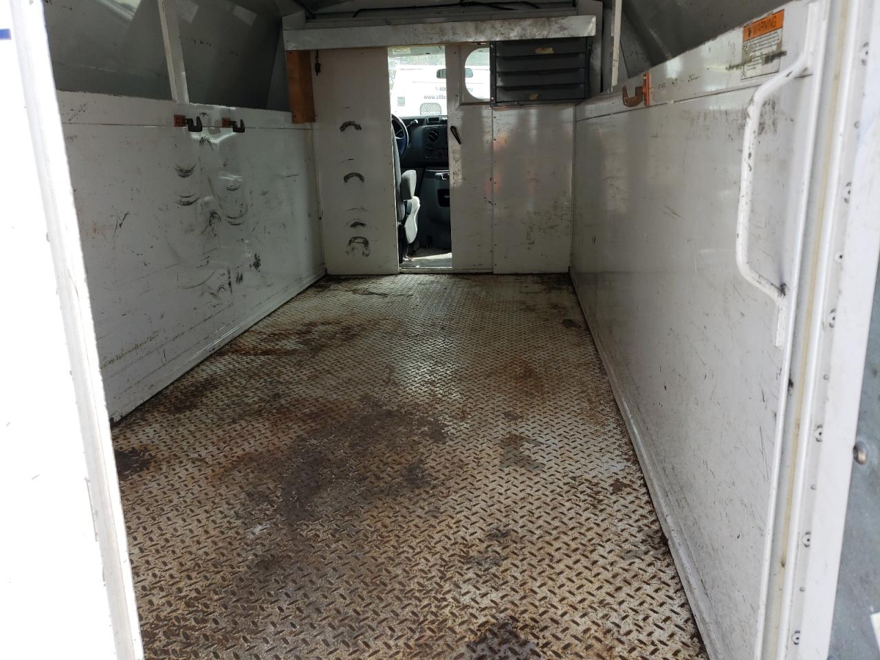 Photo 6 from auction – 2013 FORD ECONOLINE with VIN 1FDWE3FL8DDA92516