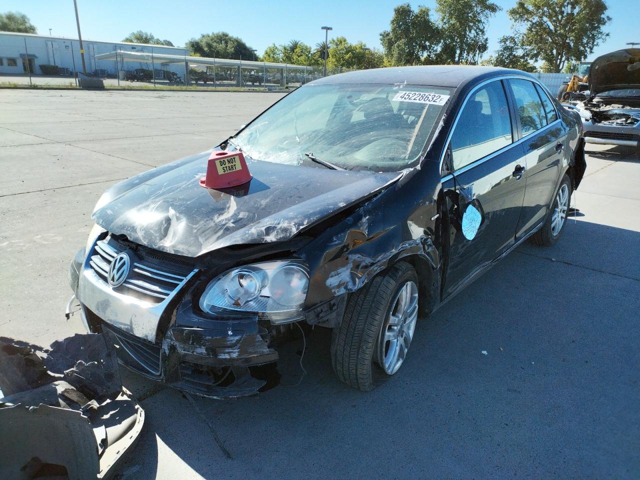 Photo 2 from auction – 2007 VOLKSWAGEN JETTA WOLF with VIN 3VWEG71K27M071537